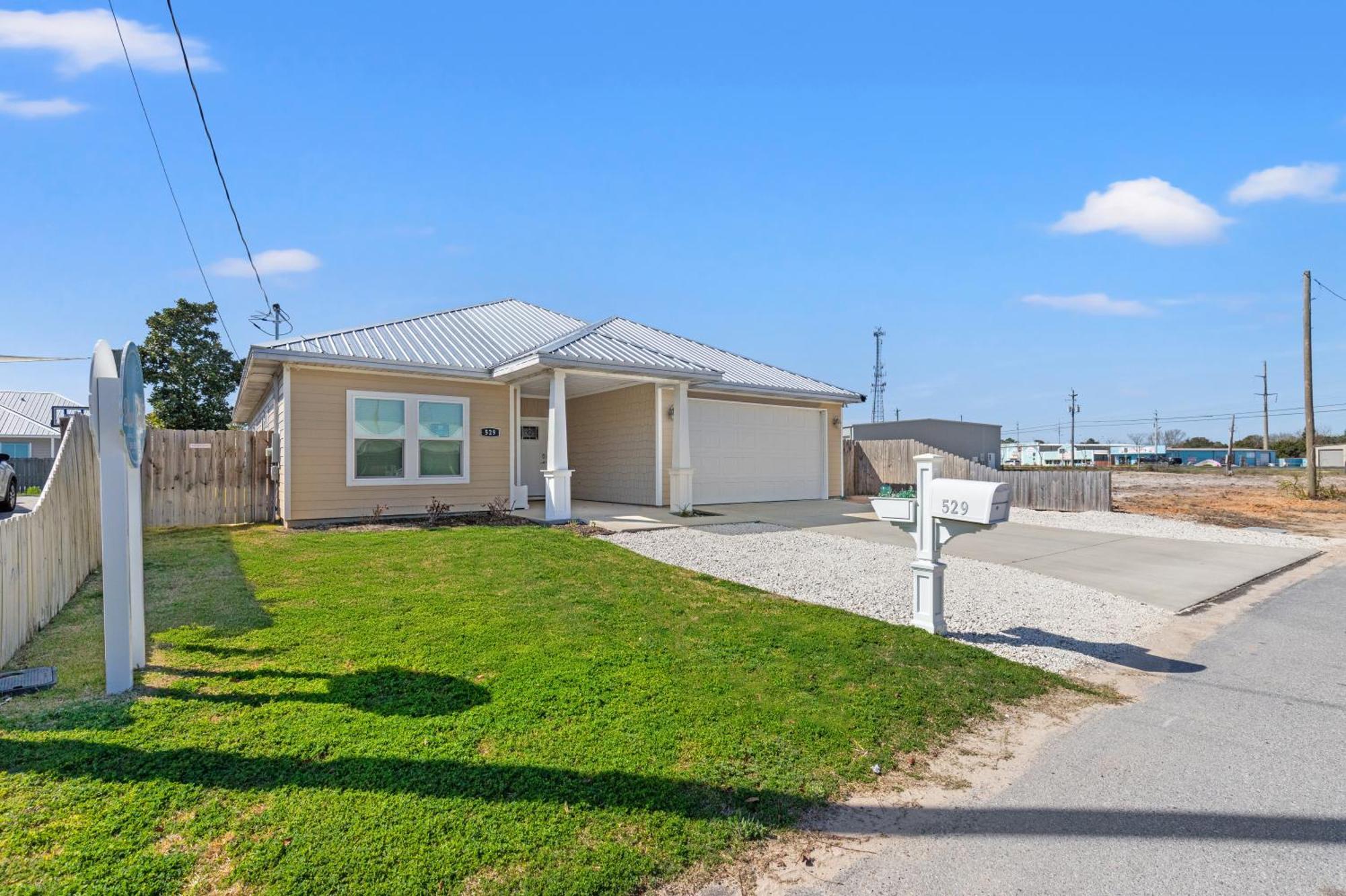 Amazing New 3br/2ba Laguna Beach! / 6p Golf Cart: 2 Mins To Beach/west Pcb * Panama City Beach