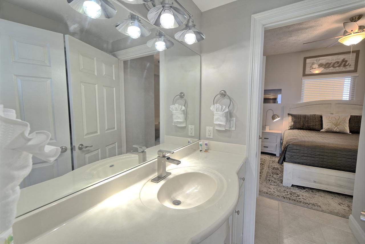 Gulf Front With Access And Beachside Pool - Unit 1604 Apartment *