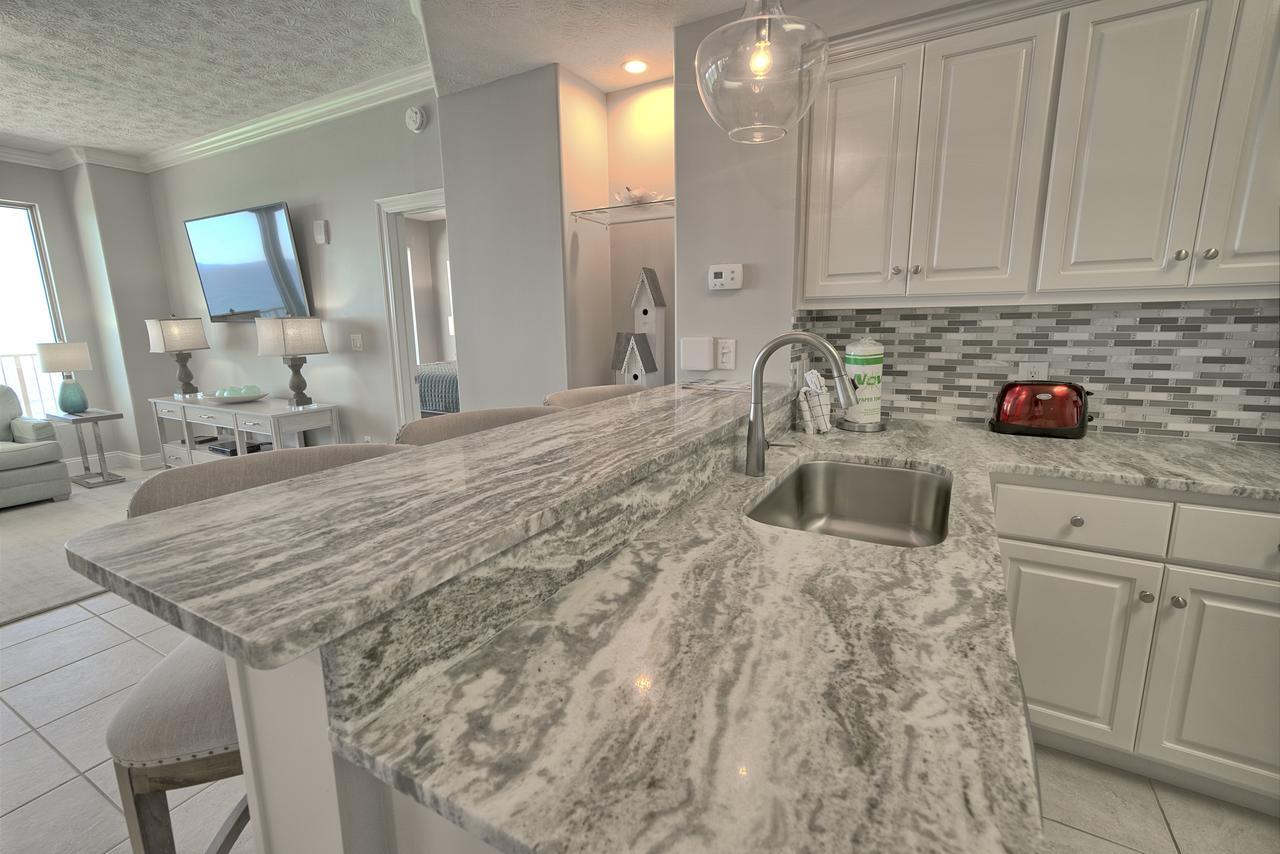 Gulf Front With Access And Beachside Pool - Unit 1604 Apartment *