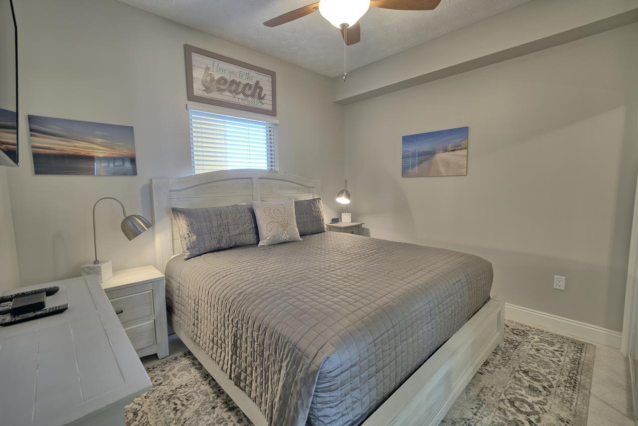 Apartment Gulf Front With Access And Beachside Pool - Unit 1604 *