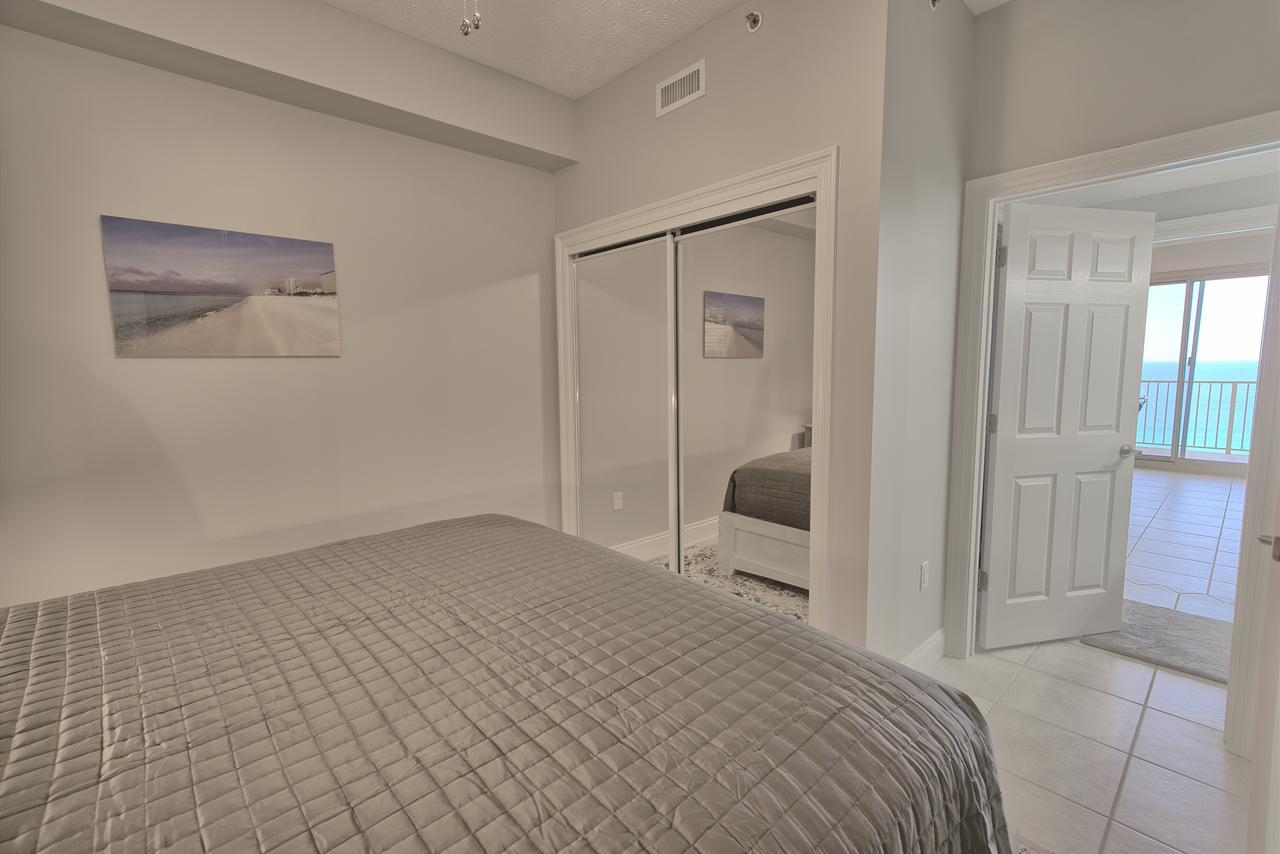 Gulf Front With Access And Beachside Pool - Unit 1604 *