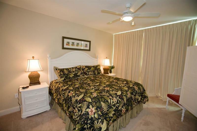 1710 Aqua Apartment